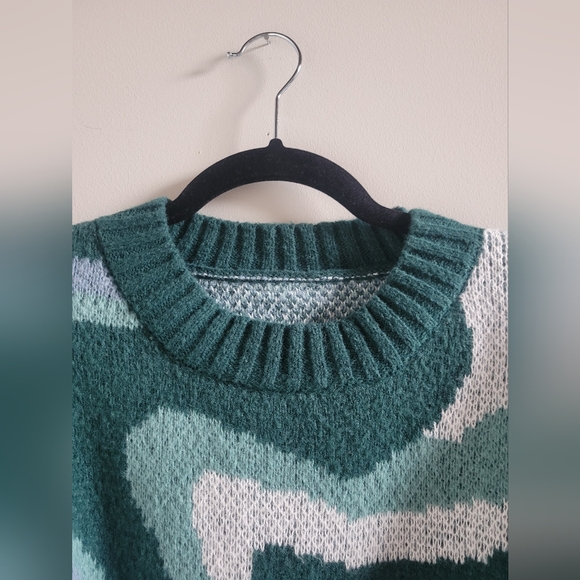 Colorblock Swirl Abstract Cropped Sweater Womens Size Medium - Picture 5 of 8